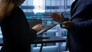 Gestão de contratos de TI: 5 erros que drenam o orçamento das empresas