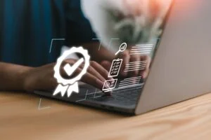 Parceria CompTIA e ESR: seu guia de certificações oficiais em TI